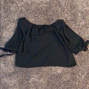Black shoulder shirt